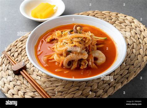 짜장면 짬뽕: 한국의 대표적인 중화 요리와 그 문화적 의미